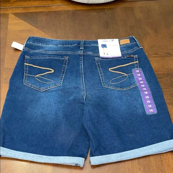 Seven7 Sunset Bermuda Denim Shorts, women’s size 16, new with tags - Picture 2 of 4